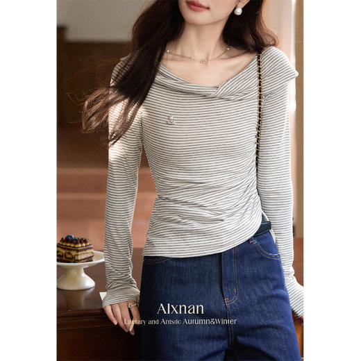 鹿向南「斑田雨意」小众不规则黑白条纹长袖t恤女秋收腰短款上衣 商品图1