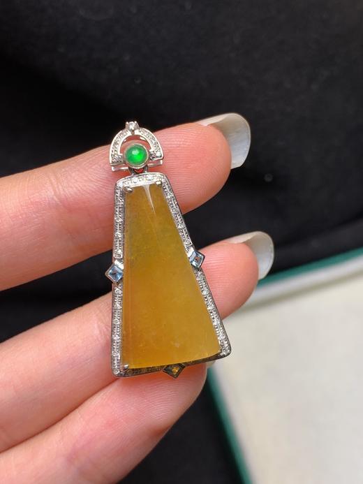 无事牌翡翠吊坠 商品图0