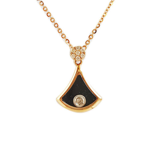 【天然正品】老凤祥AU750玫瑰金时尚设计款扇子造型钻石吊坠项链吊坠：16.4*11.6*3.2MM 女士现售价：2180！220725NJM16 商品图0