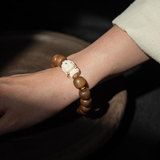 猛犸白度母老山檀护身手串 檀香 静心 白度母护佑女性国庆闪购 商品图3