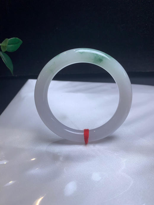 620664，55.3飘花细圆条 ，底妆均匀细腻，一截清新飘花，干净，很素雅 商品图0