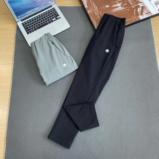 点此购买 迪桑特WOMEN'SRUNNING系列女士梭织运动长裤 QK 326010 商品图2