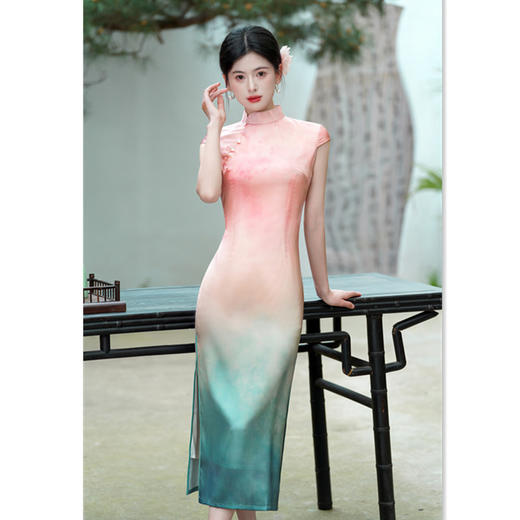 GX渐变锦缎订婚改良新中式旗袍2025夏新款日常粉色少女款超好看旗袍 商品图3