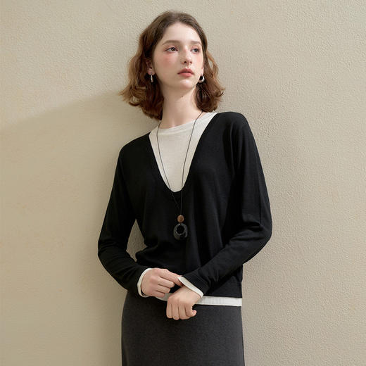 西遇撞色叠穿假两件长袖针织衫女秋季宽松显瘦内搭套头毛衣V2751163 商品图3