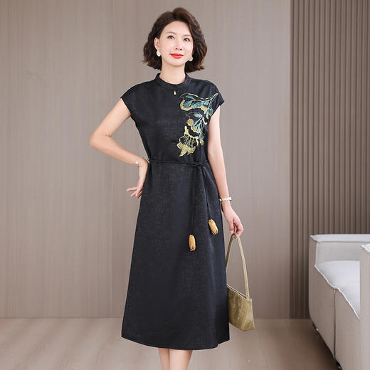 中年妈妈刺绣连衣裙女夏旗袍新中式 商品图3
