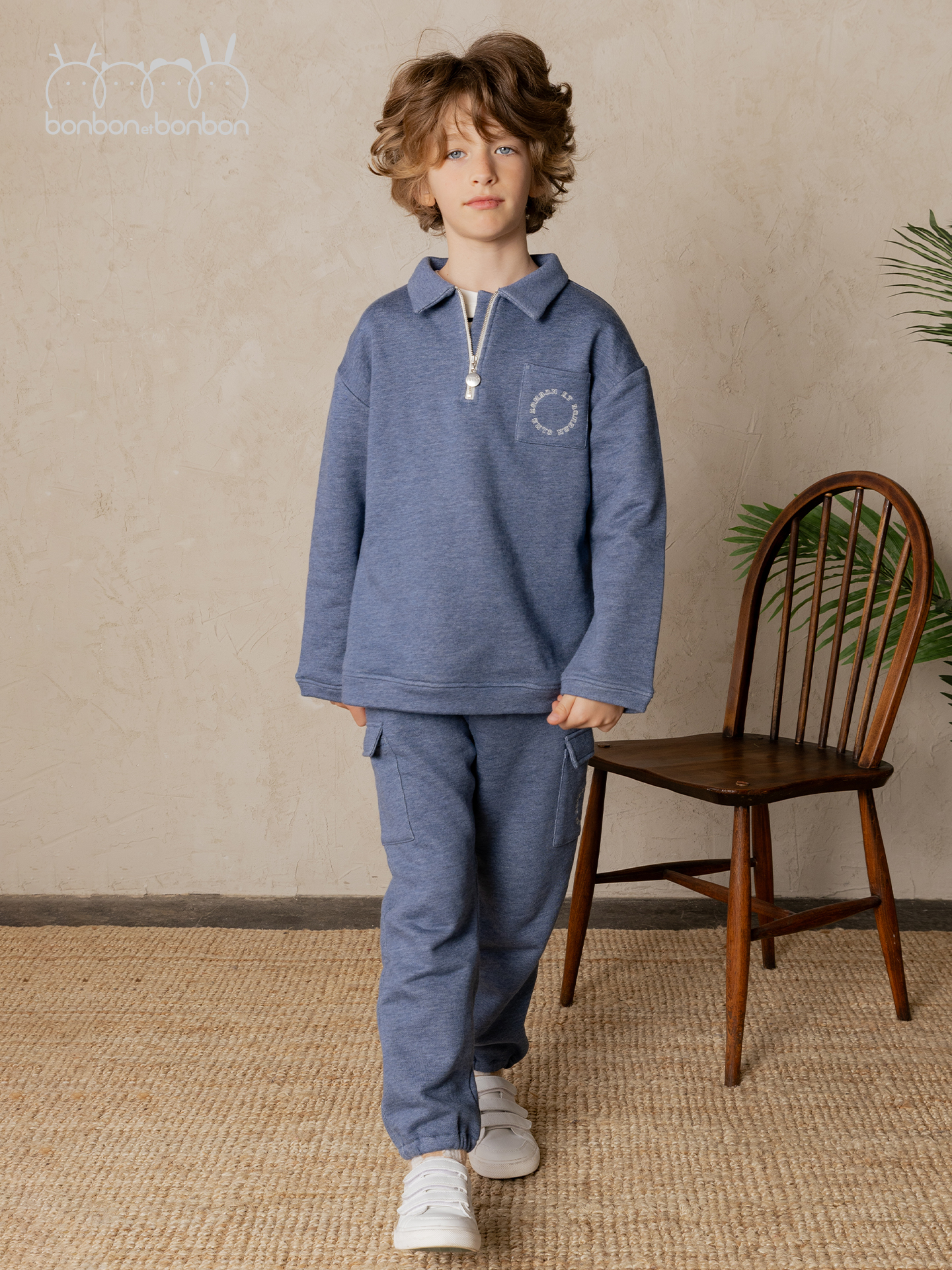 星空蓝休闲刺绣卫衣