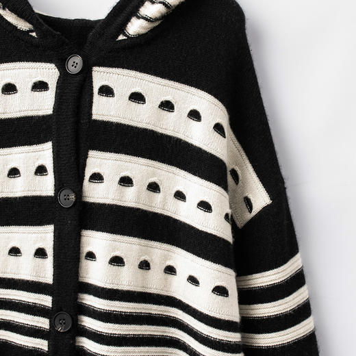 【新颖显品味】100纯山羊绒连帽加厚大衣外套女CYR240157 商品图4