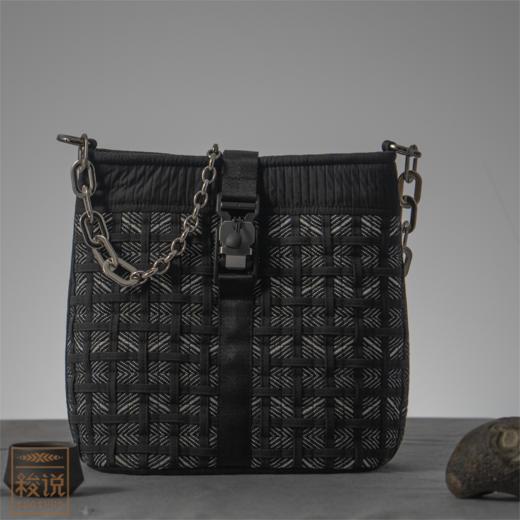 【梭说】时光系列包袋 手工侗锦水波纹 电脑公文包 手提包 链条包 轻便耐用 商品图3