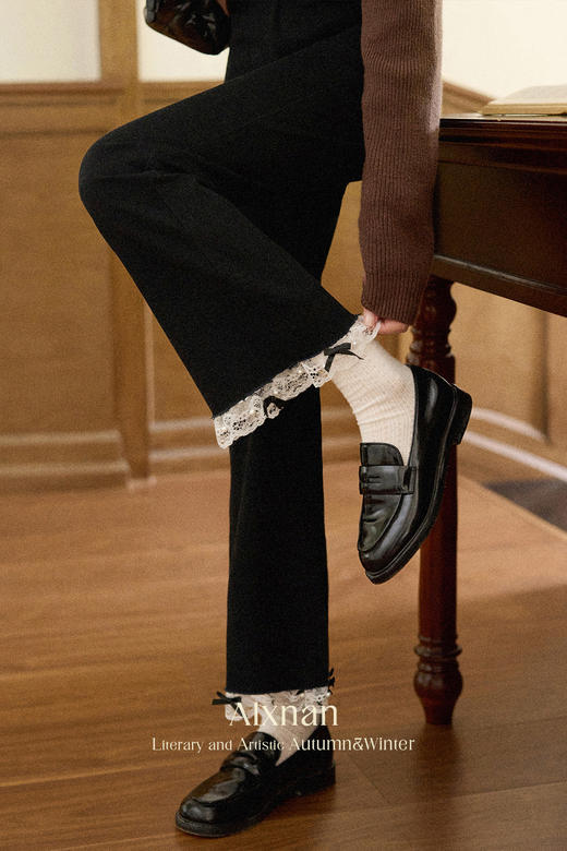 鹿向南「塞纳左岸」蕾丝黑色牛仔裤秋季新款百搭休闲通勤长裤女士 商品图5