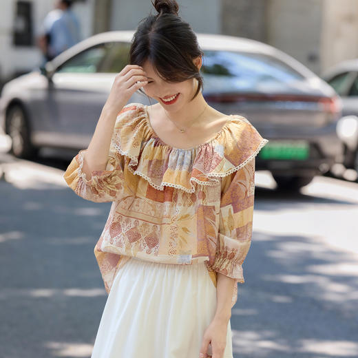 【08/06新品】熙世界荷叶边一字肩两穿印花衬衫女2025夏秋波西米亚风七分袖上衣 商品图4