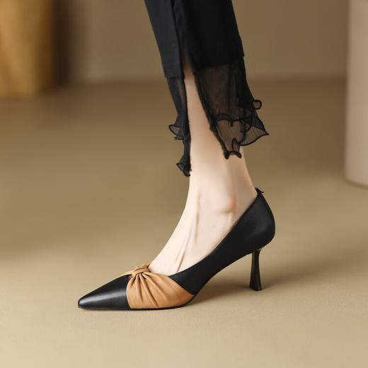 【预售5天】法式尖头单鞋女春秋新款黑色浅口羊皮细跟高跟通勤工作鞋YS&5677 商品图3