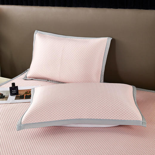 【多样屋专柜】多样屋夏季冰爽豆感席三件套可水凉席冰丝凉席-粉色/150*200cm 商品图4