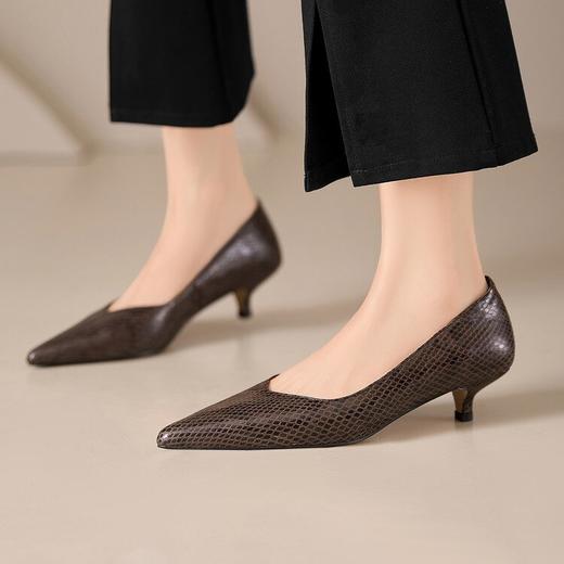 【预售5天】优雅气质通勤时尚职业百搭复古精致蛇纹牛皮浅口单鞋女MBJR&6943 商品图3