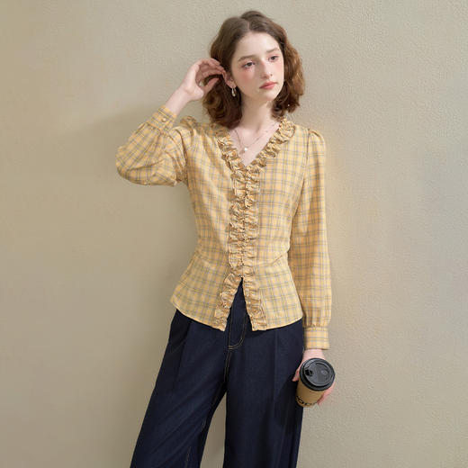 西遇复古木耳边V领黄色格纹衬衫女秋季新款设计感长袖上衣V2651175 商品图0