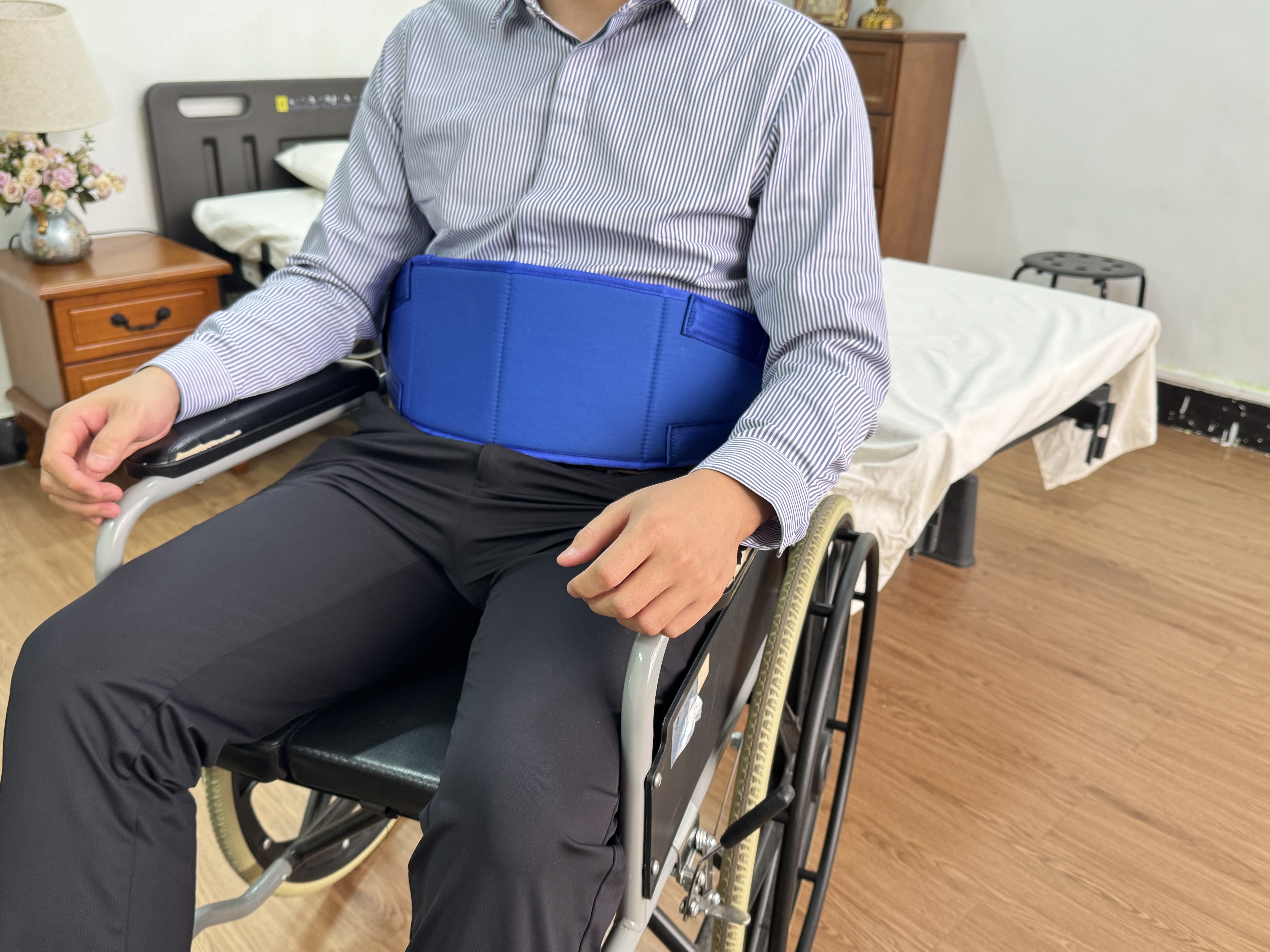 移护康老人C款轮椅防跌护腰带可承受80度高温洗水