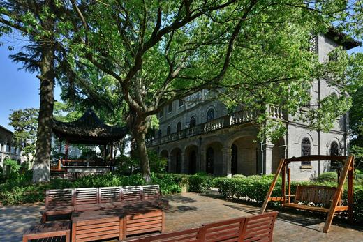 小红书|¥499起/人，连住2晚【苏州同里花间堂・丽则女学】享2早2正，花间小日子活动、满8人享免费棋牌1次！ 商品图1