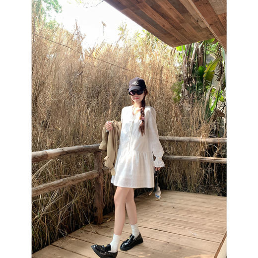 <曾小咸推荐>V领白色刺绣连衣裙宽松 商品图1