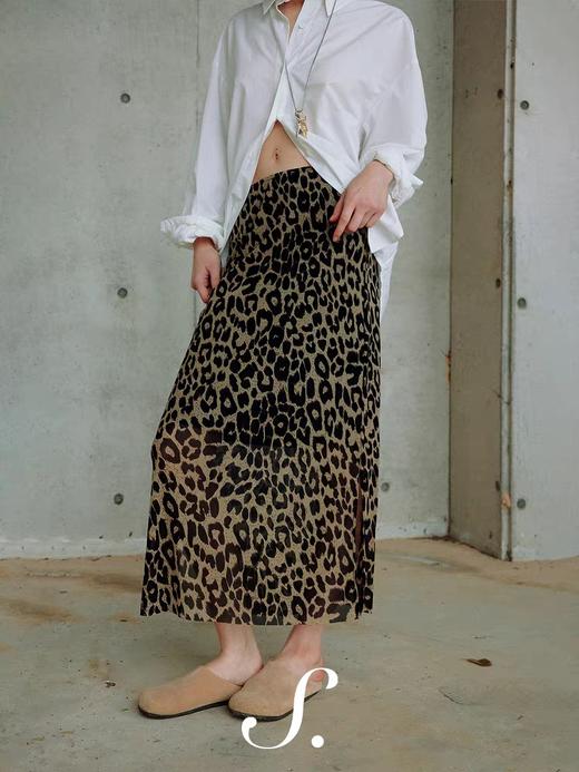 shyshystill/shy202411018/轻薄飘逸自由感豹纹纱质直筒半裙 商品图0