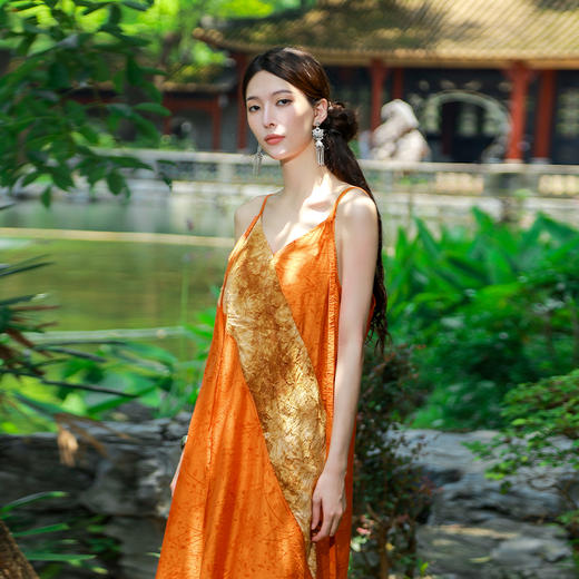 【夏季新品】流霞染岫飘逸吊带连衣裙 | 现货加急发 商品图3