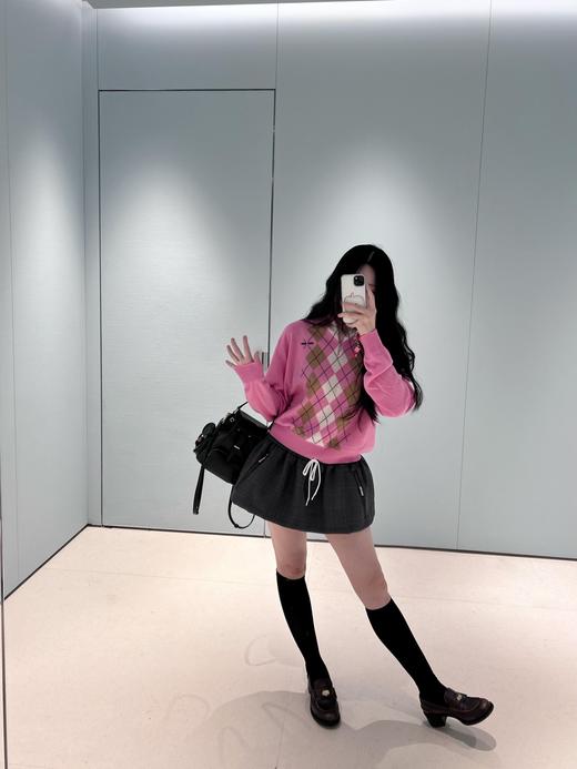 缪缪 25Fw早秋新款 甜味粉撞色菱形半拉链polo领针织衫（ZY*MM） 商品图1