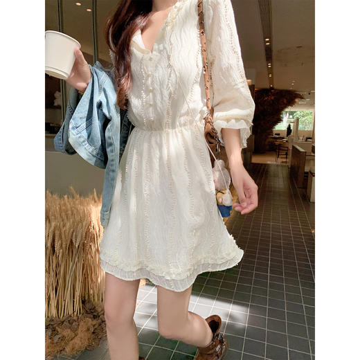 <曾小咸推荐>韩系初恋温柔风白色长袖连衣裙 商品图1