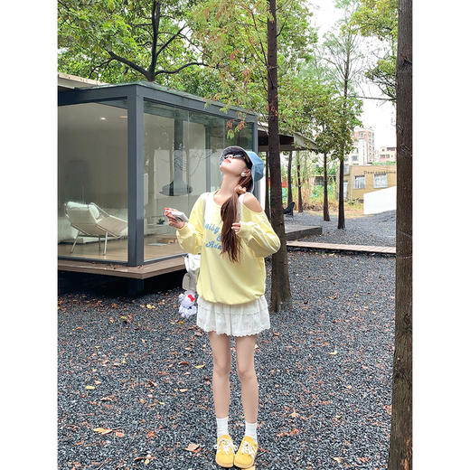 <曾小咸推荐>韩系斜领立体装饰长袖卫衣T恤 商品图3