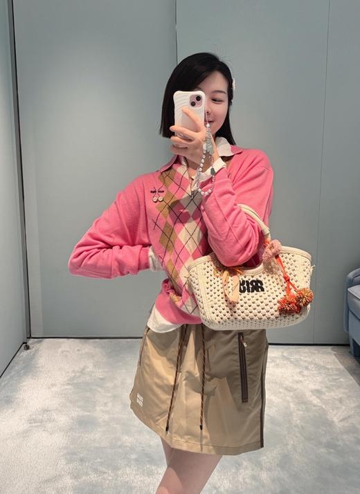 缪缪 25Fw早秋新款 甜味粉撞色菱形半拉链polo领针织衫（ZY*MM） 商品图8