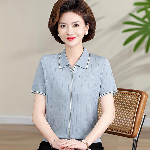 W547-5807-78-138新款妈妈夏装洋气冰丝短袖T恤上衣中老年女宽松针织时尚小衫 商品图3