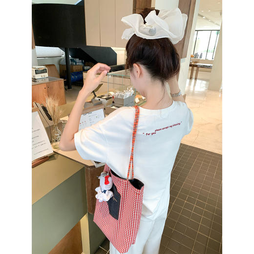 <曾小咸推荐>现货秒杀！微信超特价！甜美风草莓绣花宽松圆领短袖T恤 日常139.99 立减80 秒杀59.99！ 商品图4