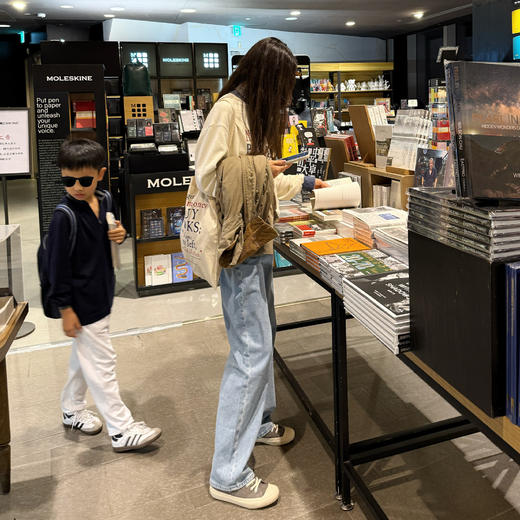 ROMI STUDIO环保洗水100%新疆棉舒适浅蓝直筒牛仔裤RW24WXD1263 商品图3