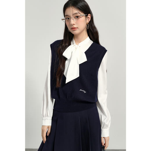 【商场同款】诗凡黎纯色v领羊毛针织马甲2025春新款上衣3G2130431 商品图2