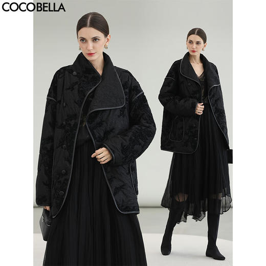 COCOBELLA国风丝绒盘花绣轻型棉服秋冬不对称翻领外套MF3023 商品图0