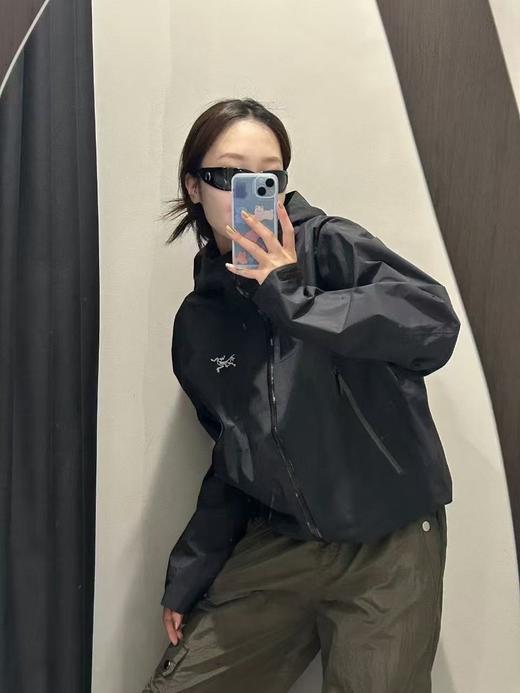 始祖鸟 最新Beta系列 Light Weight 冲锋衣外套（MG） 商品图0