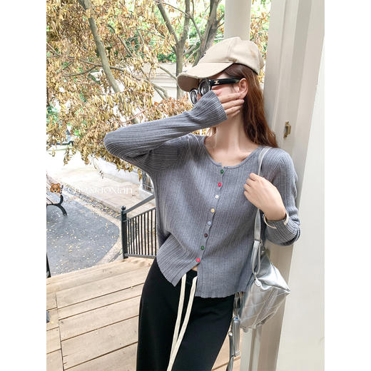 【110元任选2件】最后一波现货！韩系彩色纽扣针织开衫 商品图3