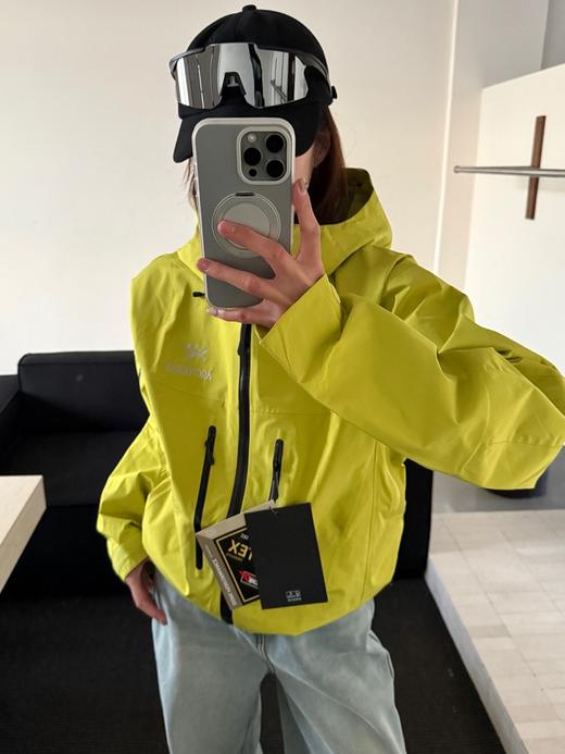 始祖鸟Aha系列SV7代  GORE-TEX Pro 刺绣硬壳冲锋衣（MG） 商品图1