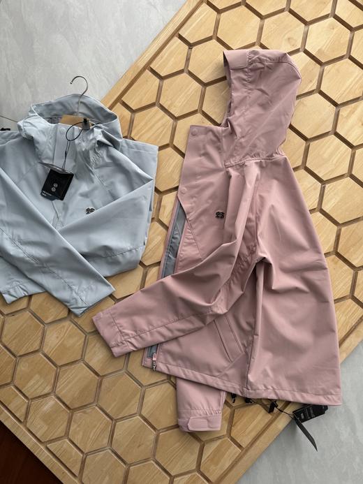 点此购买 可隆春秋季女士防风水透气轻量硬壳冲锋衣 kad 326268 商品图5