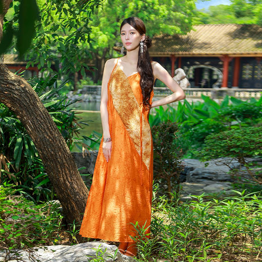 【夏季新品】流霞染岫飘逸吊带连衣裙 | 现货加急发 商品图1