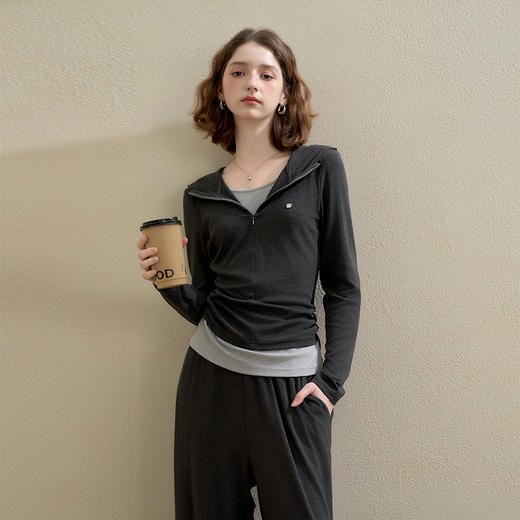 西遇慵懒风休闲套装女秋季假两件连帽上衣A字半身裙休闲裤V2651135/V2651133/V2651134 商品图0