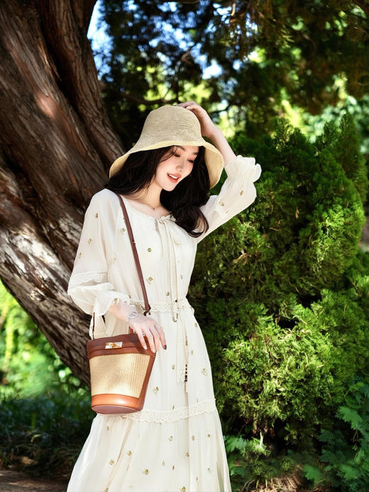 会员福利【精美刺绣~高品质】拉夏贝尔/La Chapelle蕾丝系带流苏抽绳刺绣七分袖收腰褶皱连衣裙 商品图7