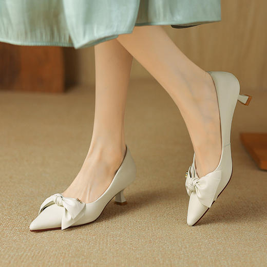 【预售5天】软羊皮真皮红色小跟高跟鞋春秋新款红色蝴蝶结尖头单鞋YF&d6096 商品图4