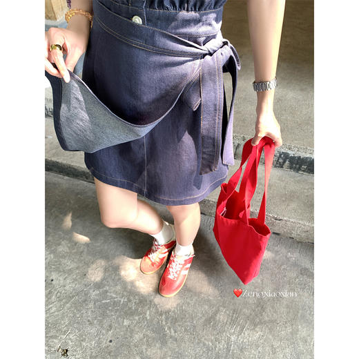 <曾小咸推荐>现货秒杀！微信超特价！高级感收腰显瘦绑带牛仔连衣裙 日常229.99 立减130 秒杀99.99！ 商品图1