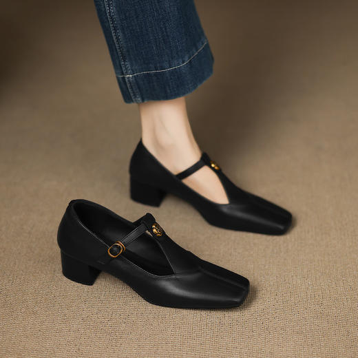 【预售5天】爆款百搭一字带扣镂空单鞋女复古山茶花粗跟通勤玛丽珍鞋AJ&AJ9982 商品图4