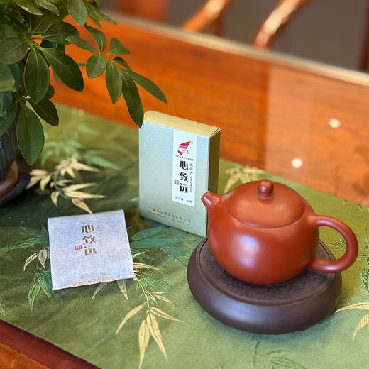 [品鉴装]心致远五年白牡丹小金砖品鉴装6块/盒 商品图1