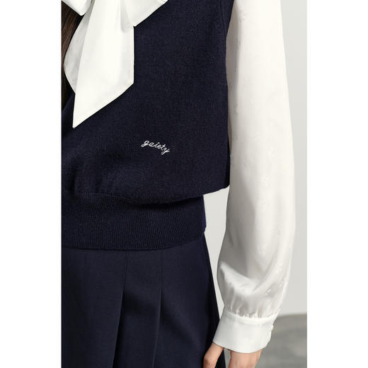 【商场同款】诗凡黎纯色v领羊毛针织马甲2025春新款上衣3G2130431 商品图3