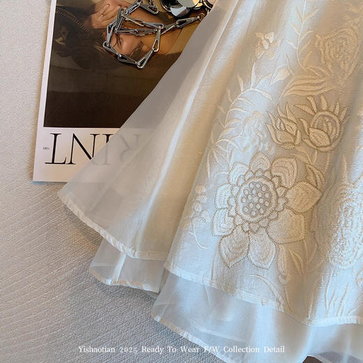 新中式刺绣钉珠网纱无袖上衣女夏新款高级感气质温柔显瘦薄款背心 商品图2