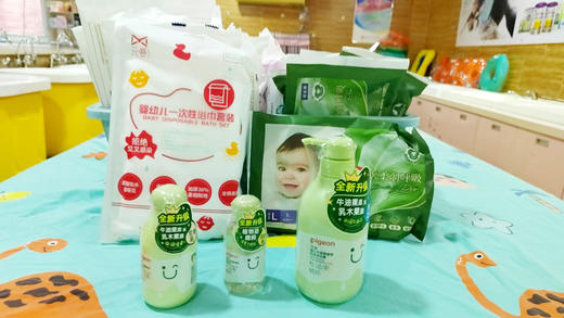 【宝丽房至初妈妈班会员福利】-宝宝游泳1次，包含婴幼儿被动操+洗澡+游泳+抚触操 商品图2