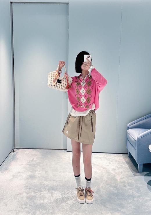 缪缪 25Fw早秋新款 甜味粉撞色菱形半拉链polo领针织衫（ZY*MM） 商品图7