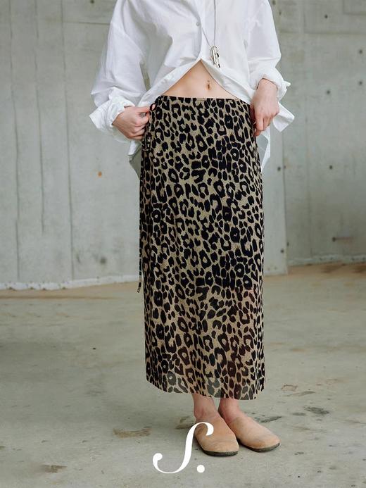 shyshystill/shy202411018/轻薄飘逸自由感豹纹纱质直筒半裙 商品图3