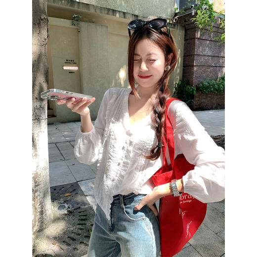 <曾小咸推荐>3.24现货秒杀 ！微信超特价！法式花边V领衬衫 日常169.99 立减90 秒杀79.99！！ 商品图2