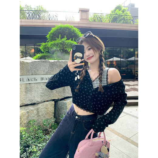 <曾小咸推荐>3.21现货秒杀 ！微信超特价！拼接小碎花开衫+吊带套装 日常199.99 立减120 秒杀79.99！！ 商品图3